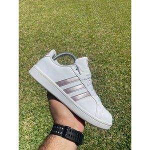 Adidas Womens Shoes Size 9 White Metallic Low Top Logo Laces DA9524